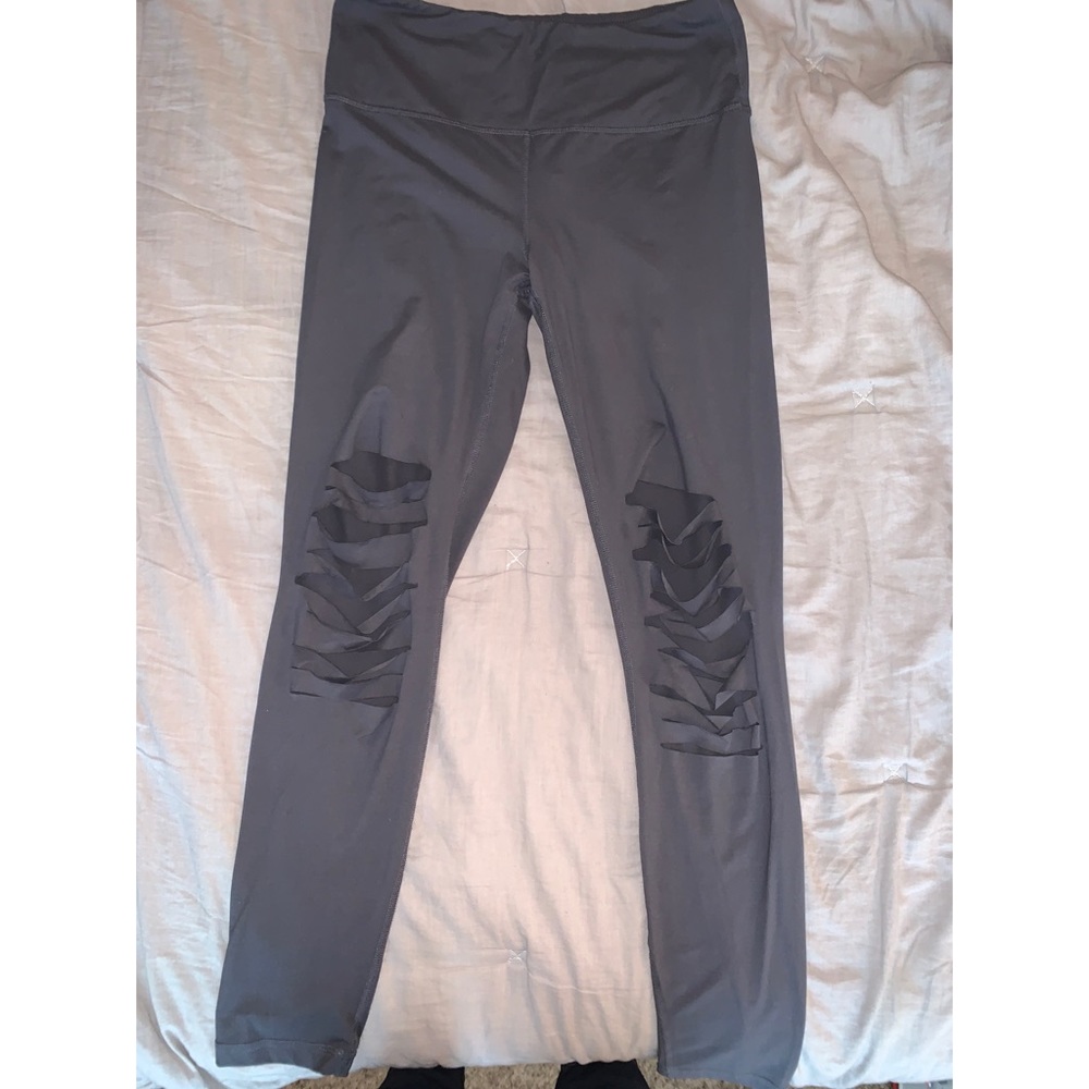 Distressed leggings